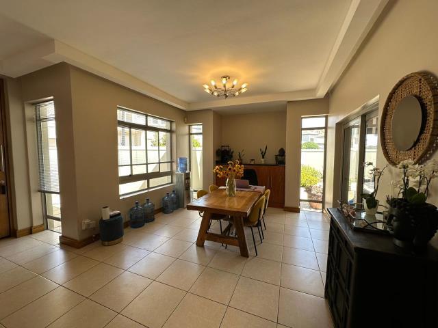 To Let 4 Bedroom Property for Rent in Sunset Beach Western Cape